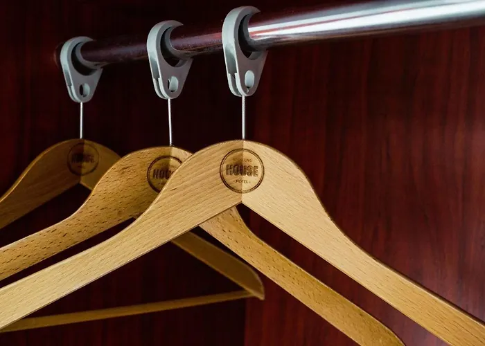 Отель Sporting House 3*