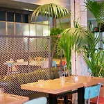 Отель Sporting House